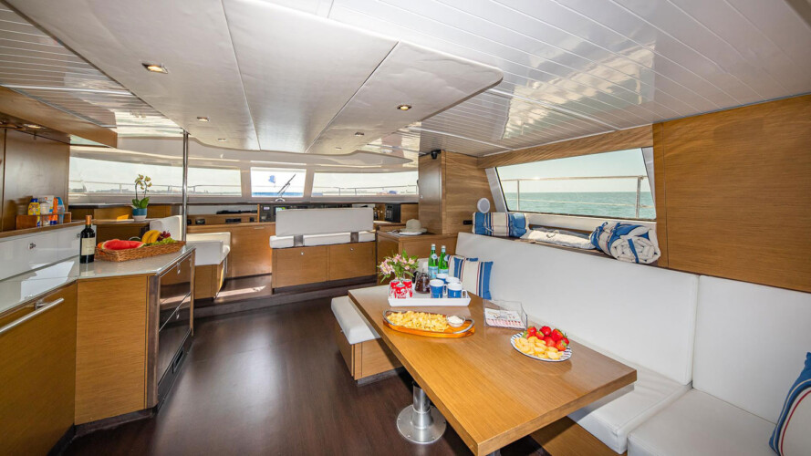 Catamaran Fountaine Pajot 47 Aeolus Miami 28
