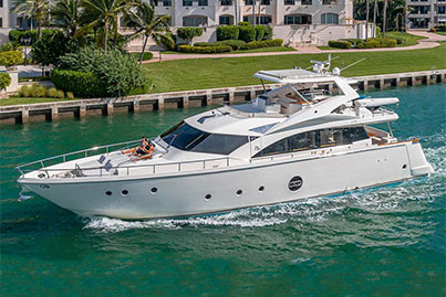 rent yacht Aicon 75 Therapy Miami