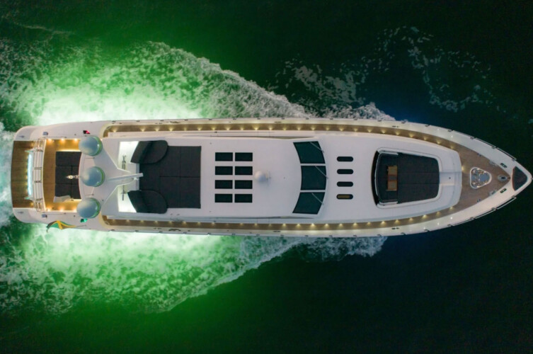 yacht 115 Leopard Encore Miami 11