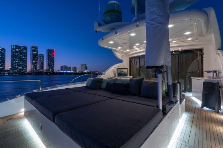 yacht 115 Leopard Encore Miami 12