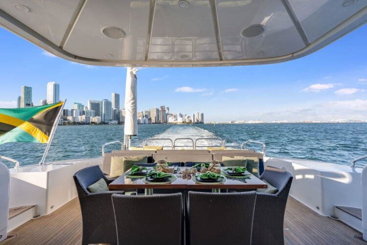 yacht 115 Leopard Encore Miami 13