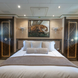 yacht 115 Leopard Encore Miami 16