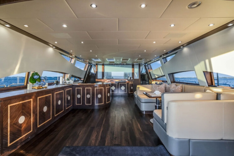 yacht 115 Leopard Encore Miami 19