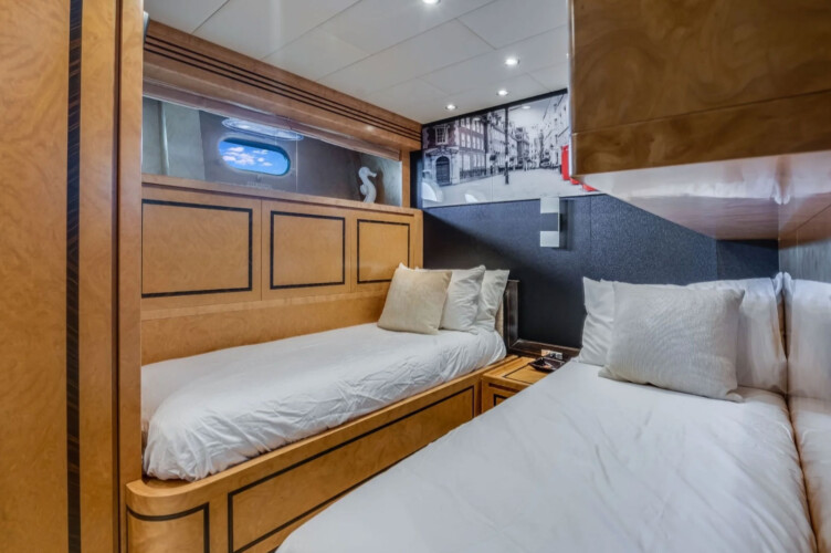yacht 115 Leopard Encore Miami 21