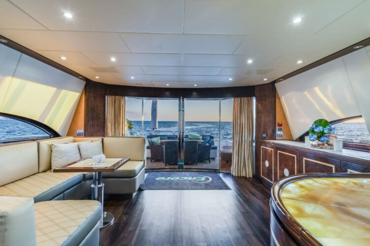 yacht 115 Leopard Encore Miami 29