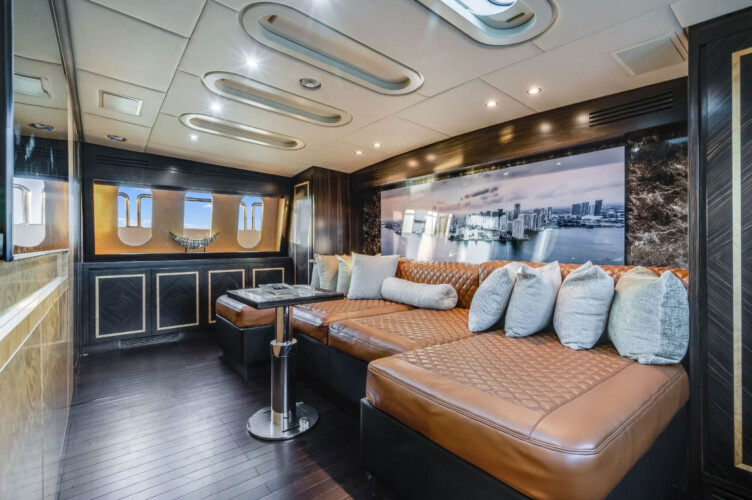 yacht 115 Leopard Encore Miami 35