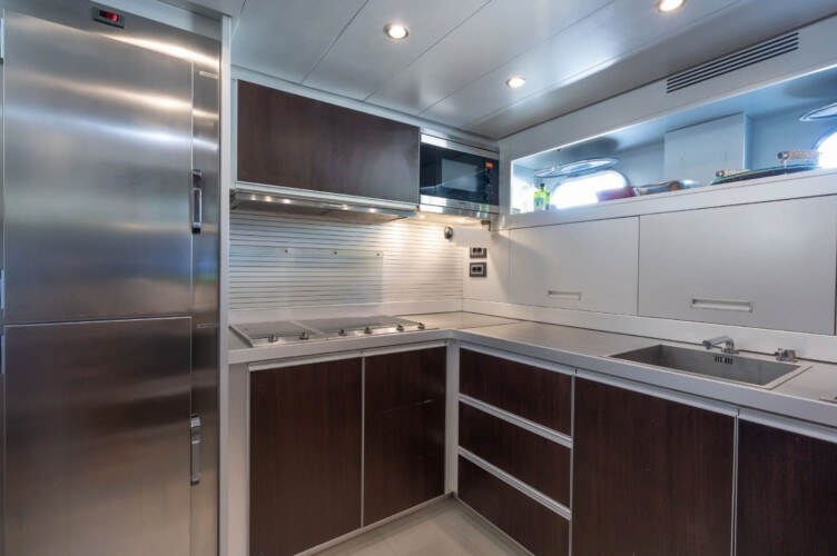 yacht 115 Leopard Encore Miami 37