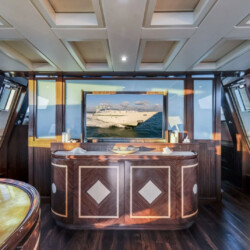 yacht 115 Leopard Encore Miami 39