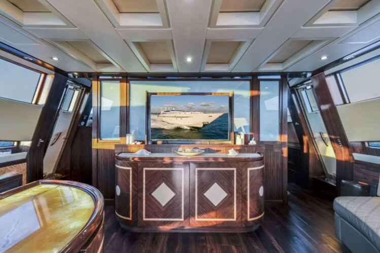 yacht 115 Leopard Encore Miami 39