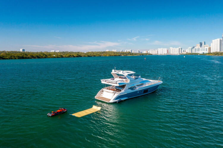 yacht 70 Azimut Lupo Miami 1