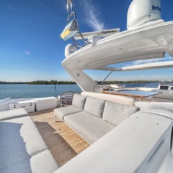 yacht 70 Azimut Lupo Miami 12