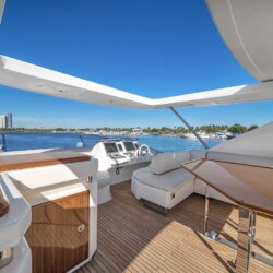 yacht 70 Azimut Lupo Miami 15