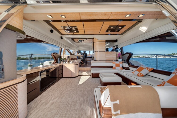 yacht 70 Azimut Lupo Miami 21