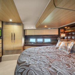 yacht 70 Azimut Lupo Miami 26