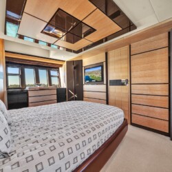 yacht 70 Azimut Lupo Miami 28