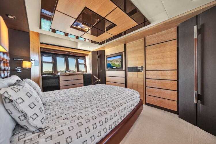 yacht 70 Azimut Lupo Miami 28