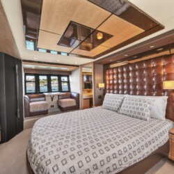 yacht 70 Azimut Lupo Miami 29