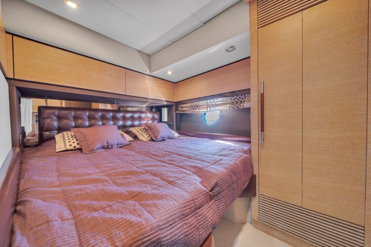 yacht 70 Azimut Lupo Miami 34