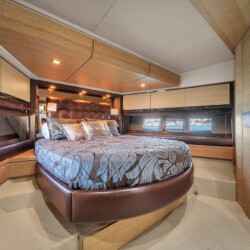 yacht 70 Azimut Lupo Miami 35