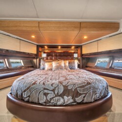 yacht 70 Azimut Lupo Miami 36