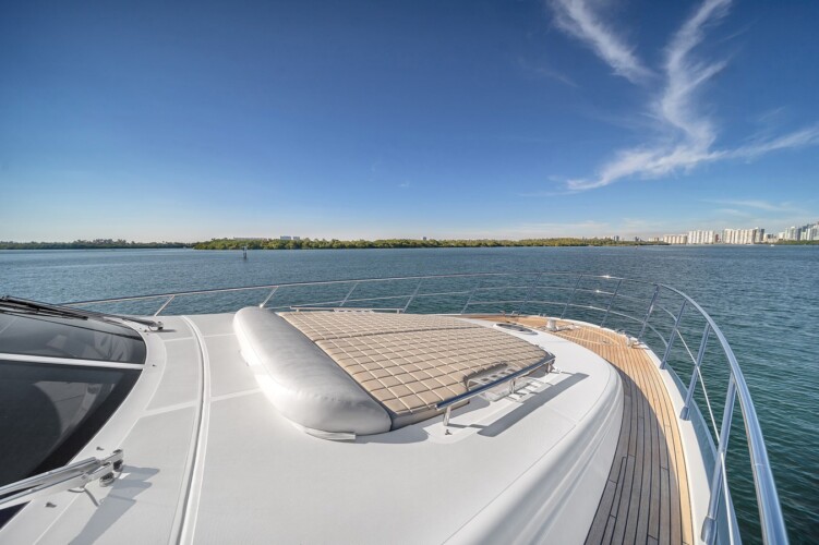 yacht 70 Azimut Lupo Miami 6