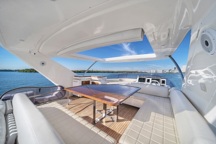 yacht 70 Azimut Lupo Miami 7