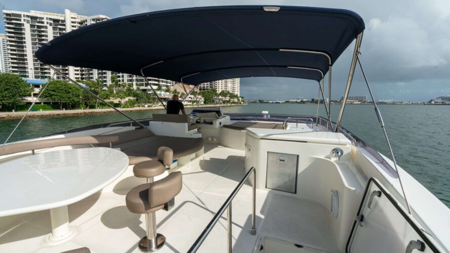 yacht 78 Ferretti Destiny Miami 12