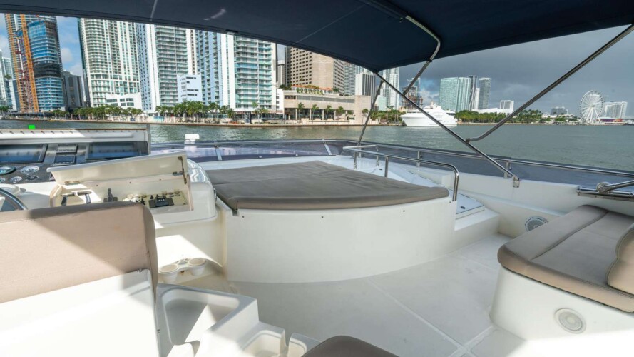yacht 78 Ferretti Destiny Miami 14