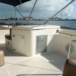 yacht 78 Ferretti Destiny Miami 16