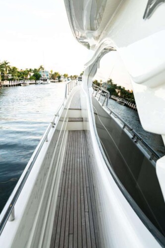 yacht 78 Ferretti Destiny Miami 19