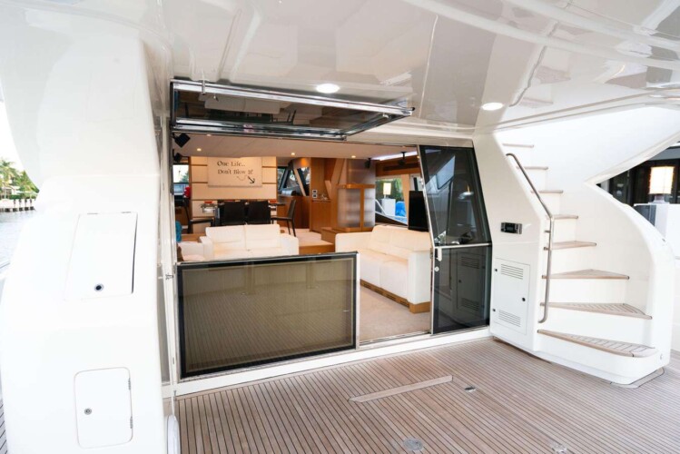 yacht 78 Ferretti Destiny Miami 22