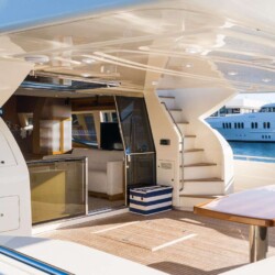 yacht 78 Ferretti Destiny Miami 24