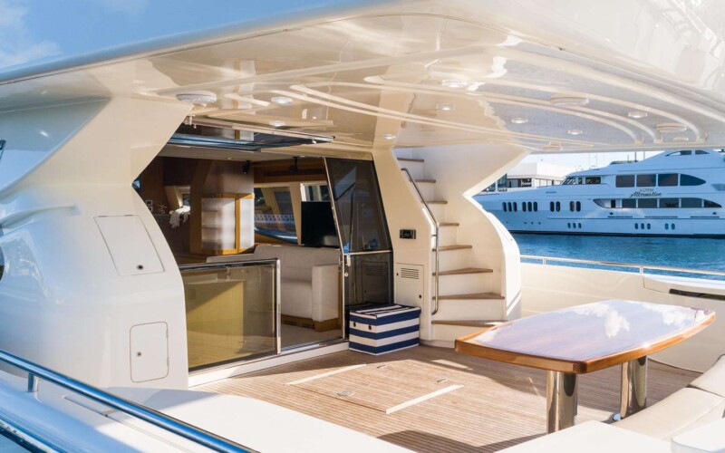 yacht 78 Ferretti Destiny Miami 24