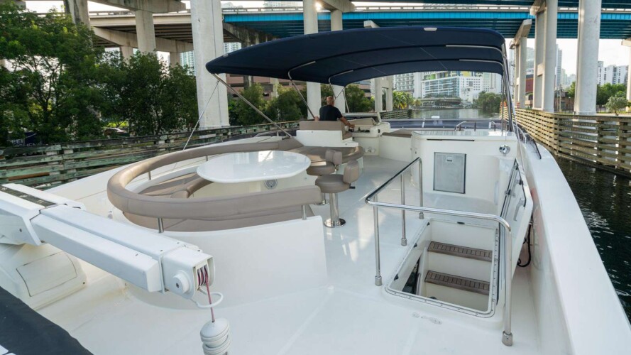 yacht 78 Ferretti Destiny Miami 29