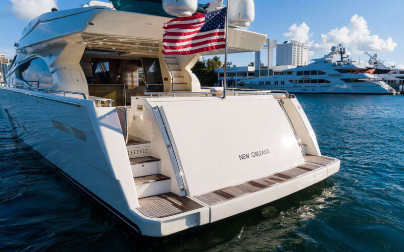 yacht 78 Ferretti Destiny Miami 30