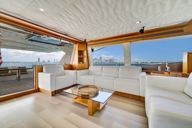 yacht 78 Ferretti Destiny Miami 31