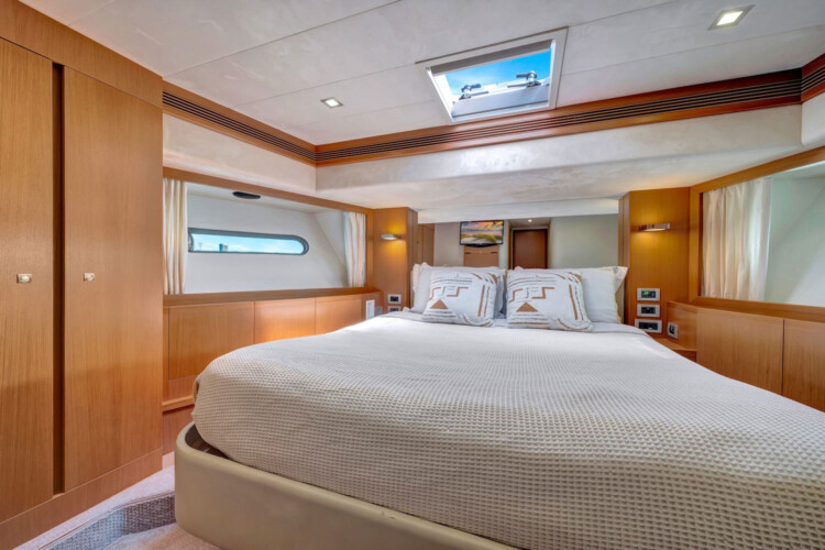 yacht 78 Ferretti Destiny Miami 35