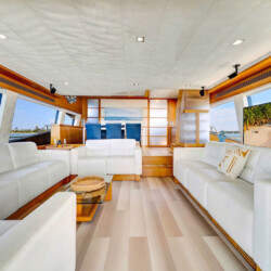 yacht 78 Ferretti Destiny Miami 36