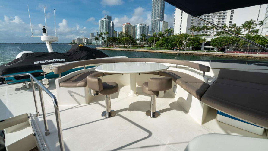 yacht 78 Ferretti Destiny Miami 6