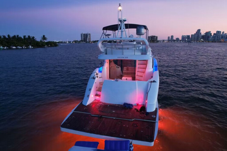 yacht Aicon 65 Warrior Miami 3