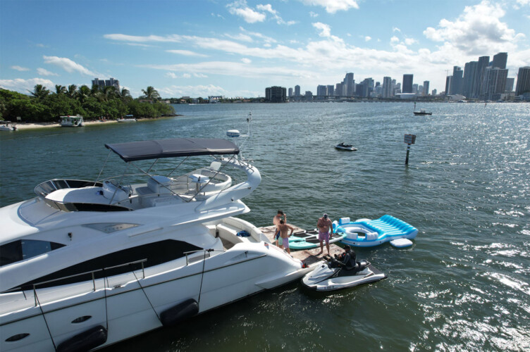 yacht Aicon 65 miami 10