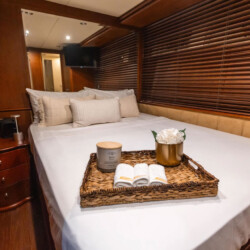 yacht Azimut 100 Daniela Miami 11