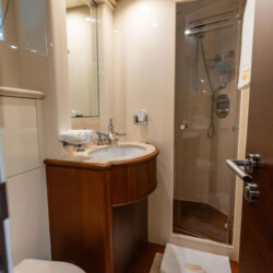 yacht Azimut 100 Daniela Miami 13