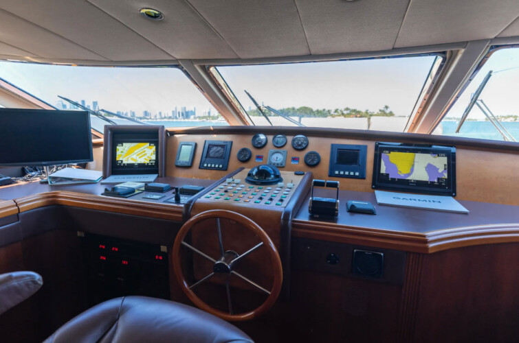 yacht Azimut 100 Daniela Miami 16