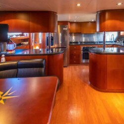 yacht Azimut 100 Daniela Miami 21