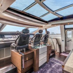 yacht Azimut 103 Scarlet Miami 17