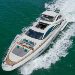 yacht Azimut 103 Scarlet Miami 3