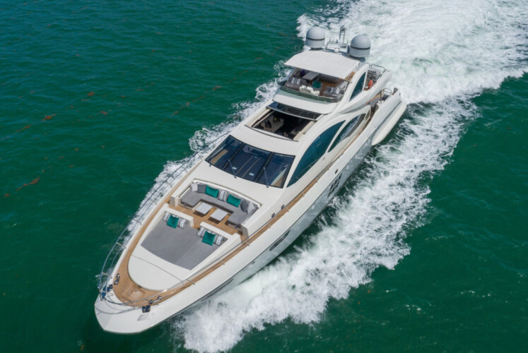 yacht Azimut 103 Scarlet Miami 3