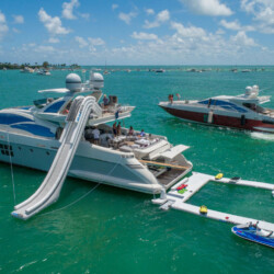 yacht Azimut 103 Scarlet Miami 8