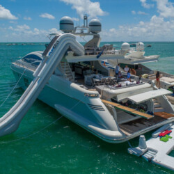 yacht Azimut 103 Scarlet Miami 9